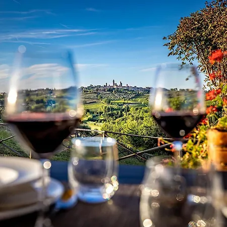 Agriturismo Poggiacolle * Сан-Джиминьяно